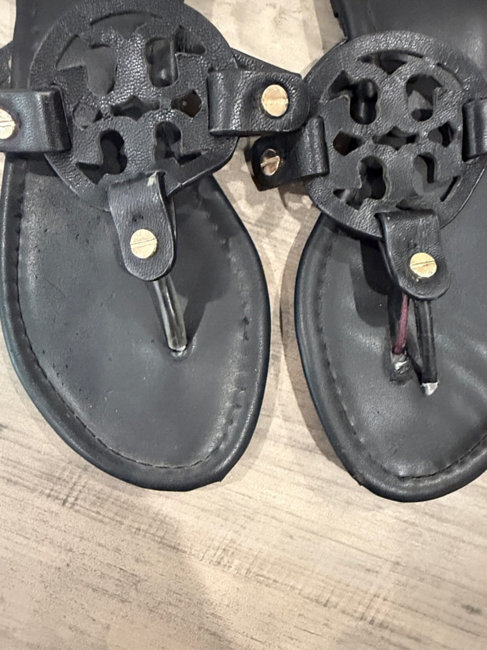Tory Burch Black Leather Logo Thong Sandals with Gold Studs - Picture 3 of 6